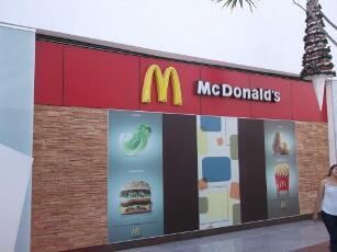 faldon Mc Donalds en panel de aluminio ALPOLIC
