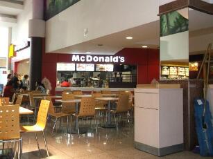 Mc Donalds en panel de aluminio rojo ERT ALPOLIC