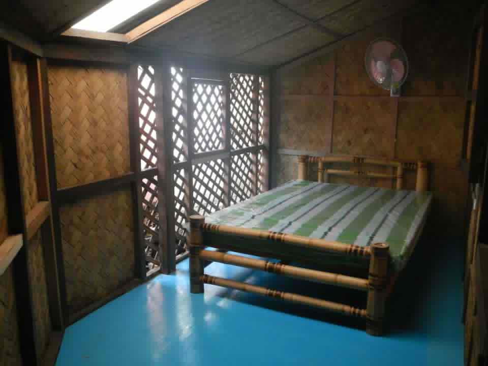 Coron Backpackers