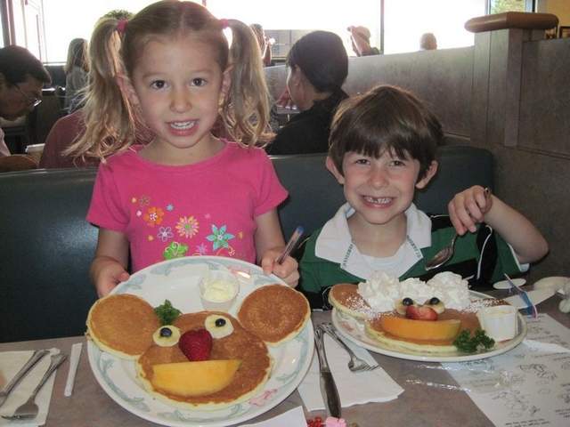 Family Fare: At Peg's Glorified Ham & Eggs, it's about the pancakes' accoutrements, not their sex