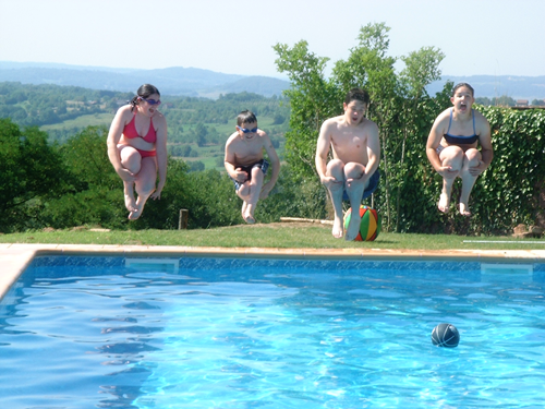 Cleaner, healthier swimming with a Sunsplash salt system.