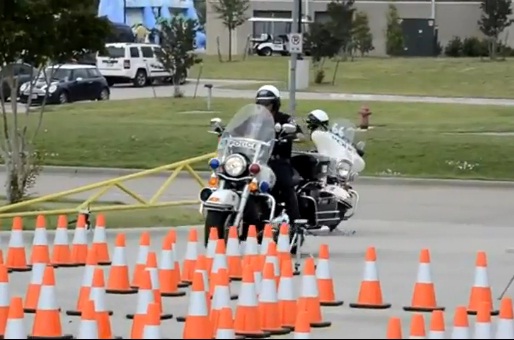 മോട്ടോര്‍സൈക്കിള്‍ - അവിശ്വസനീയമായ നിയന്ത്രണം