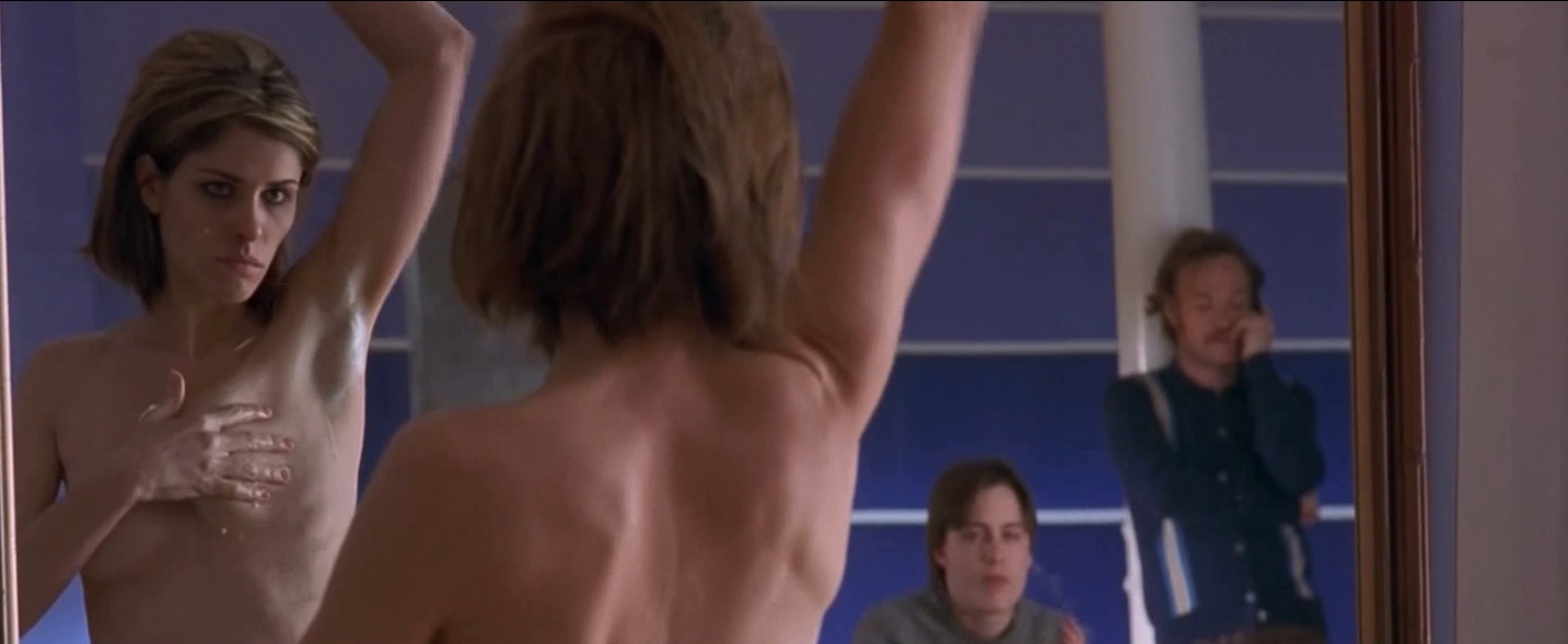 Amanda Peet nude