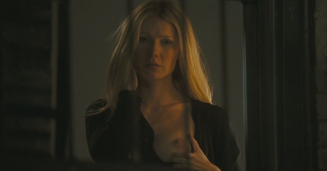 Gwyneth Paltrow topless